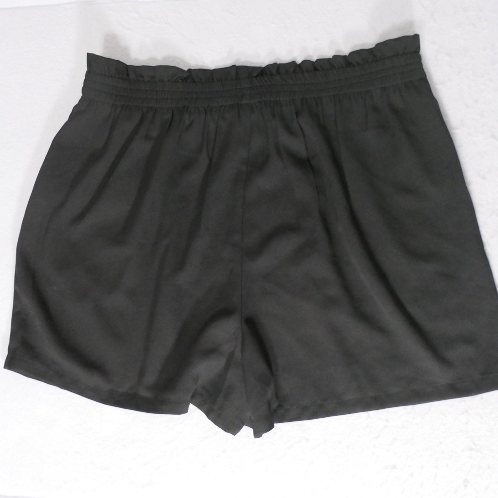 DR2 Womens Shorts L Black Pleated Paperbag Waist Minimalist Clean Girl Preppy - Picture 6 of 6